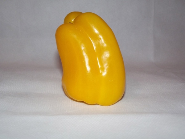yellow bell pepper 02
