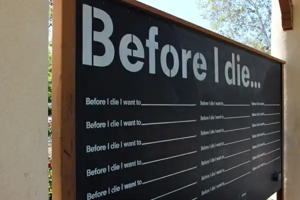 8220before i die8221 chalkboard sign