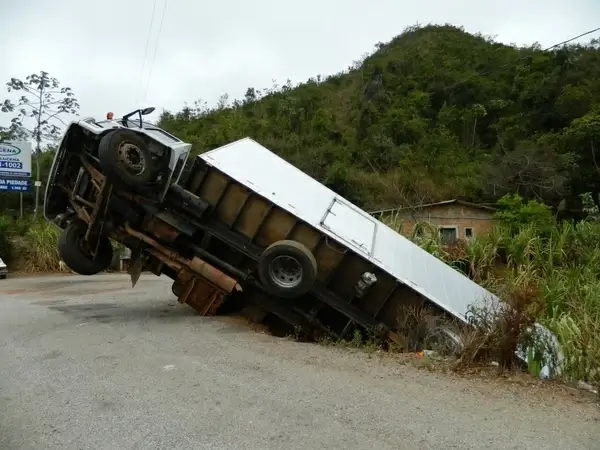 accident truck cart