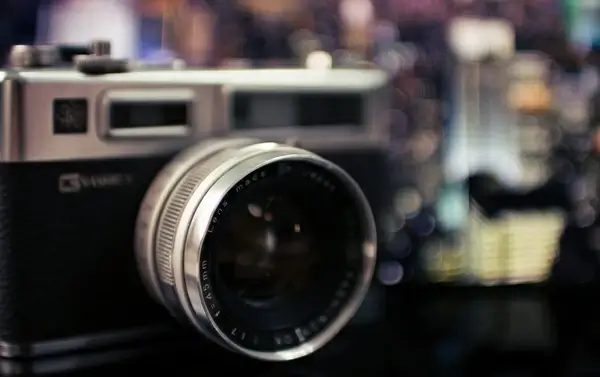 analog aperture car city classic landscape lens