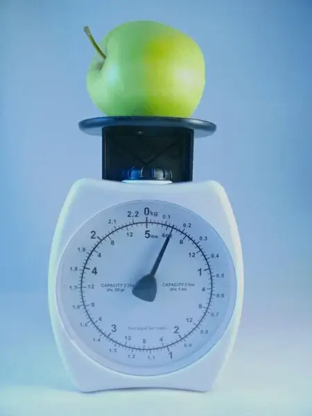 apple and scale