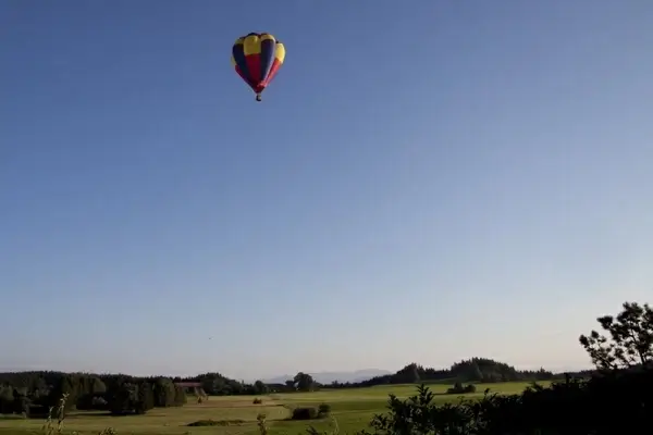 balloon gas-tight envelope gas filled