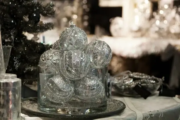 black amp white christmas decoration