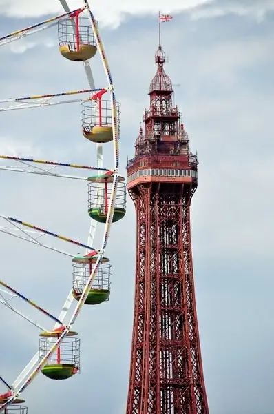 blackpool tower beach