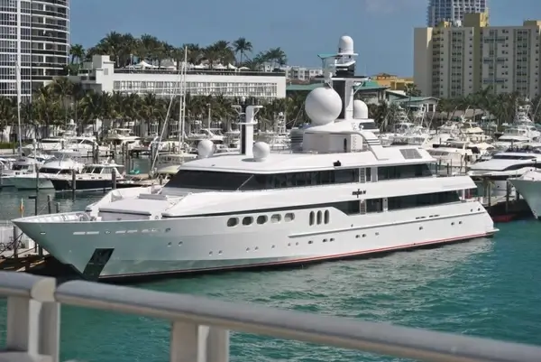 boat miami harbor 1