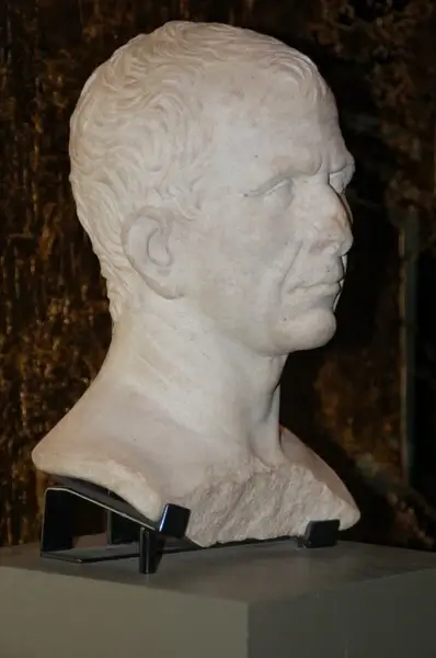 caesar bust arles