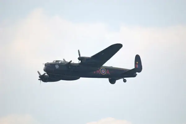 canadian warplane heritage museum airshow