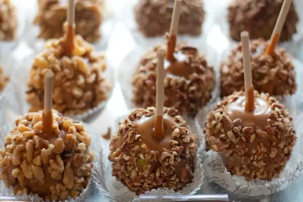 caramel apples