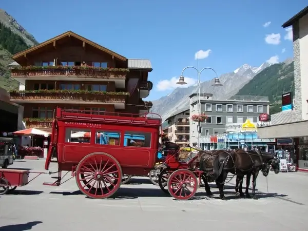 carriage coach mountains