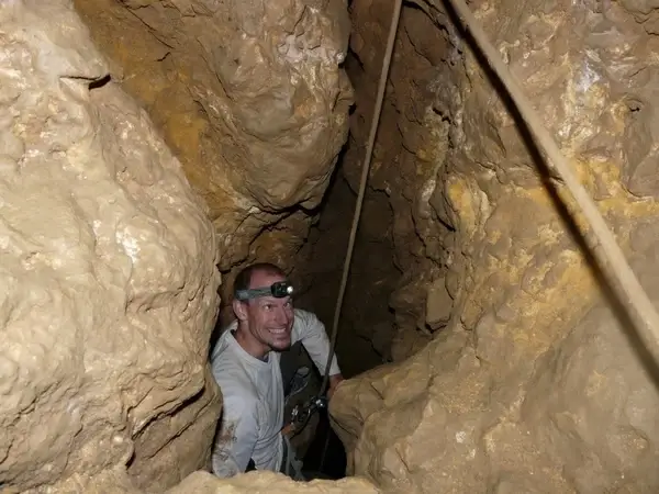 cave cave tour neanderthals