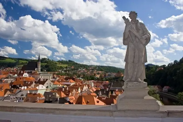cesky krumlov chess goddess