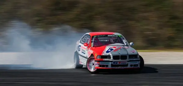 championnat europen de drift bordeaux mrignac gironde 13 et 14 septembre 2014 bmw m3 moteur engine puissance power car speed vitesse explorer explore circuit champion picture image photography king of europe koe turbo oil huile frein brake