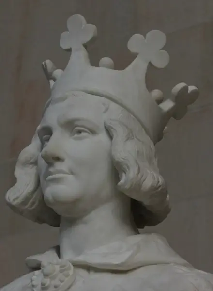 charles the great statue crown