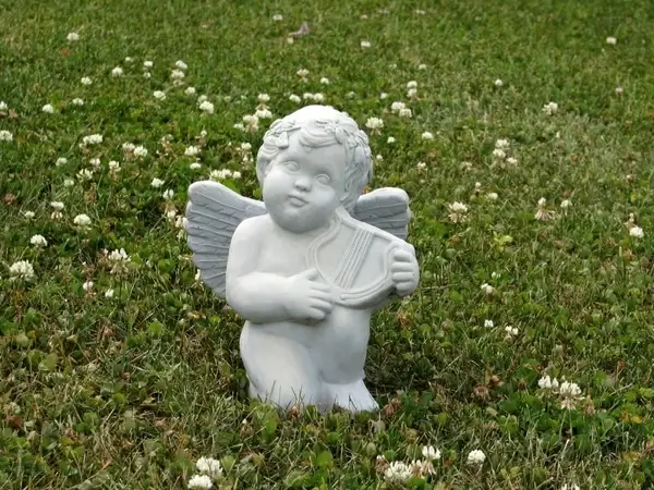 cherub with harp
