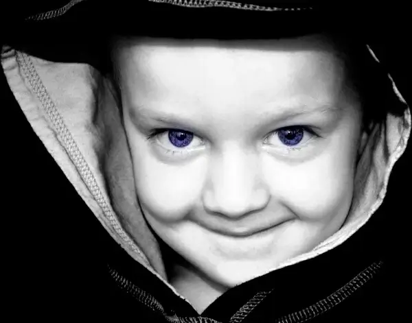 child with blue eyes