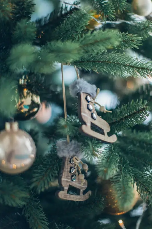 christmas tree picture elegant closeup baubles