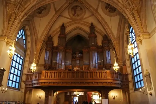 church organs balcony