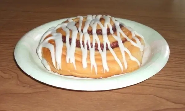 cinnamon roll 02