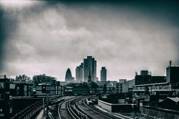 cityscape from hoxton