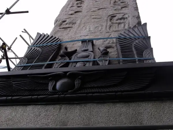 cleopatras needle on embankment london