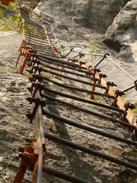 climbing head iron ladder