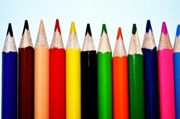 colors crayons background