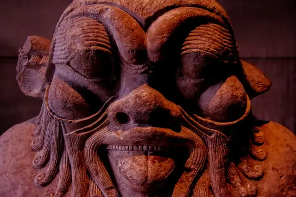 column capital of the god bes
