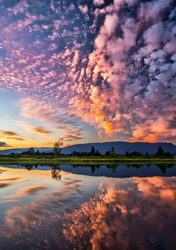 countryside picture dark cloudy sky reflection twilight 
