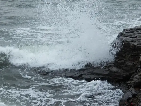 crashing waves