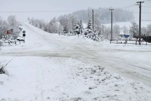 crossroads in winter