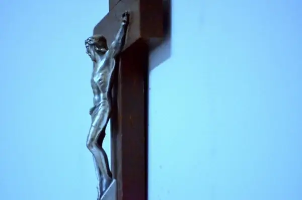 crucifix 3