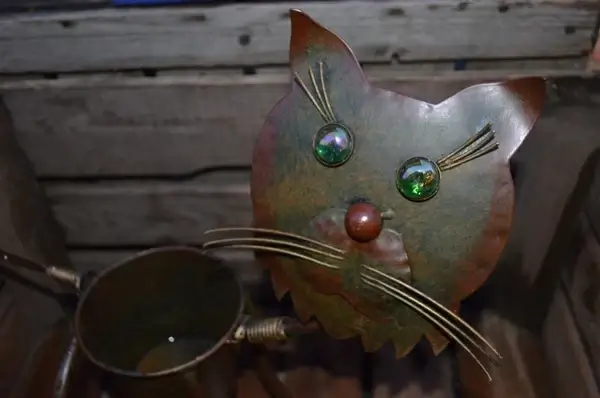 decorative iron cat