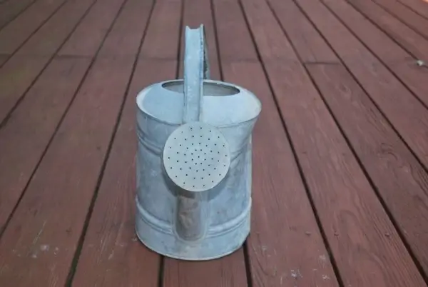 dented water can