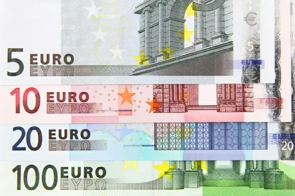 euro banknotes