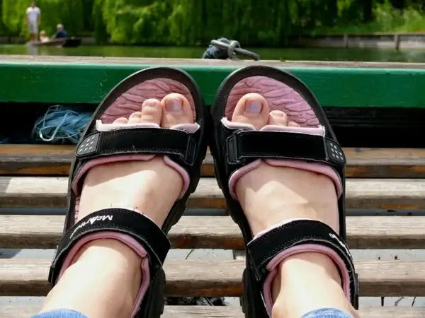 feet