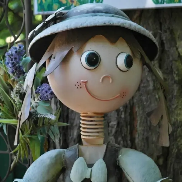fig decoration girl
