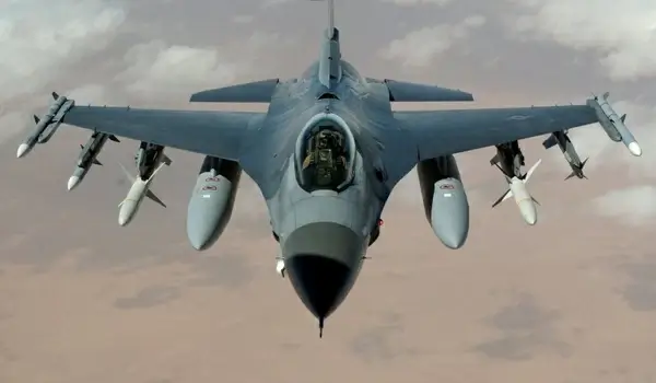 fighter jet fighter aircraft f-16 falcon