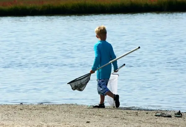 fishing nets crabbing youth