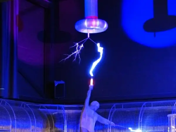 flash tesla coil experiment