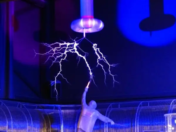 flash tesla coil experiment