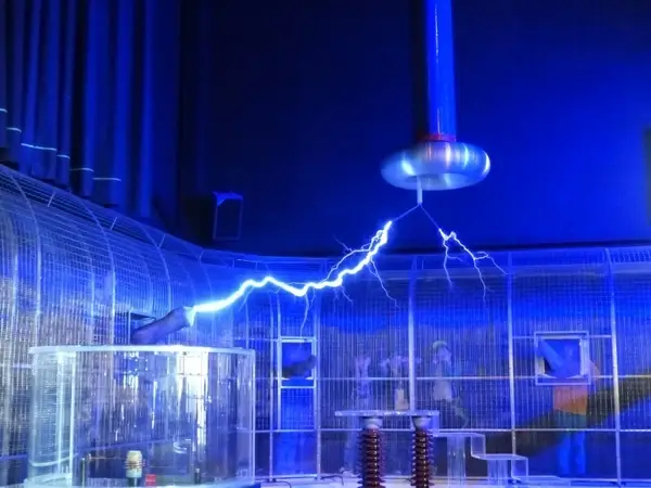 flash tesla coil experiment