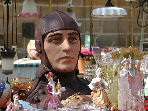 flea market junk nippes