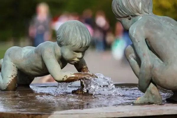 fountain statue