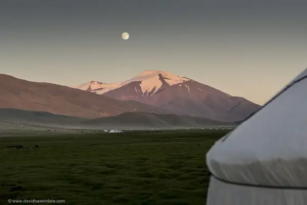full moon over the glacier 