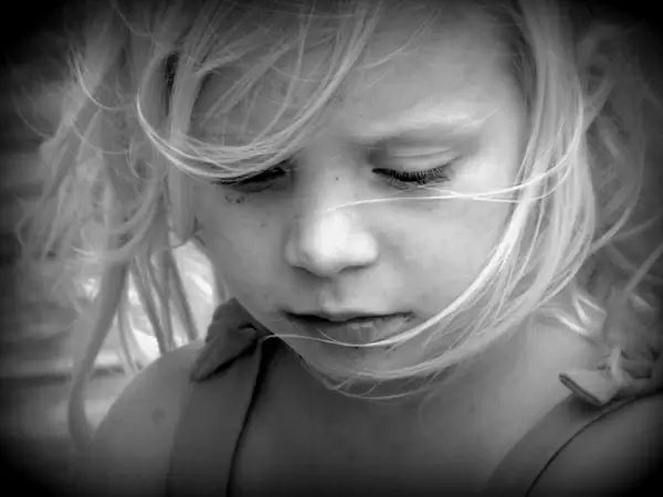 girl portrait black and white