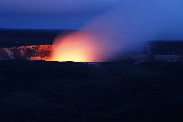 hawaii volcano hot