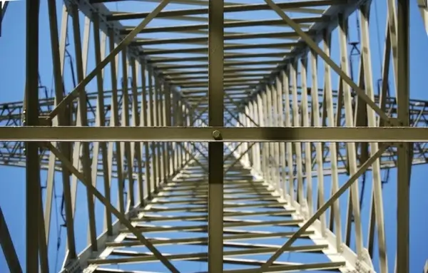 high voltage strommast power line