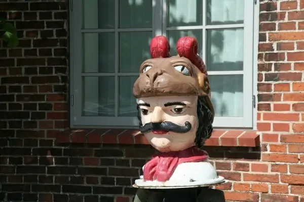 holzfigur carving fig