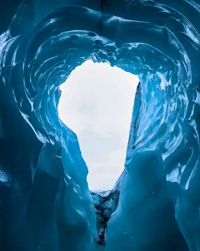 ice arch picture contrast modern 
