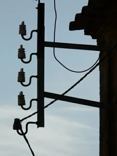 insulator current power line